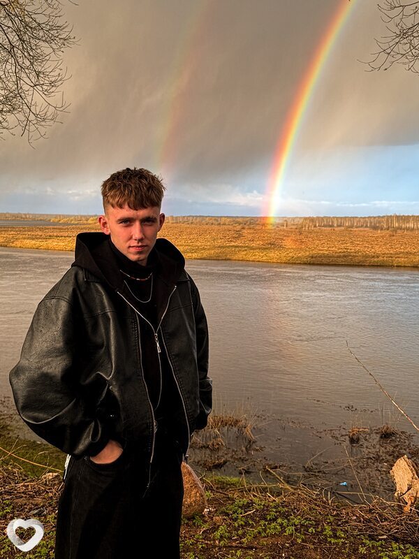 Денис, 19, Бобруйске — анкета №4353022