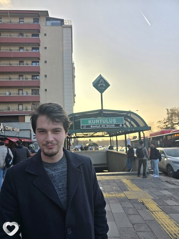 Эрдем, 19, Москве — анкета №4354226