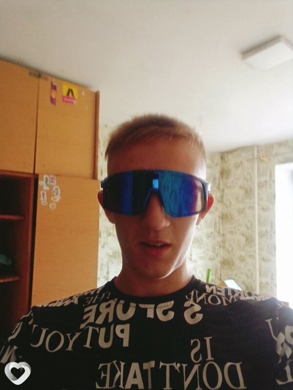 Максим, 18, Луцке — анкета №4354471