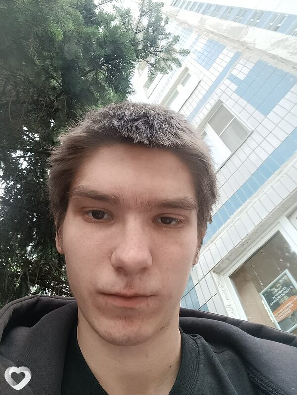 Артем, 22, Москве — анкета №4358477