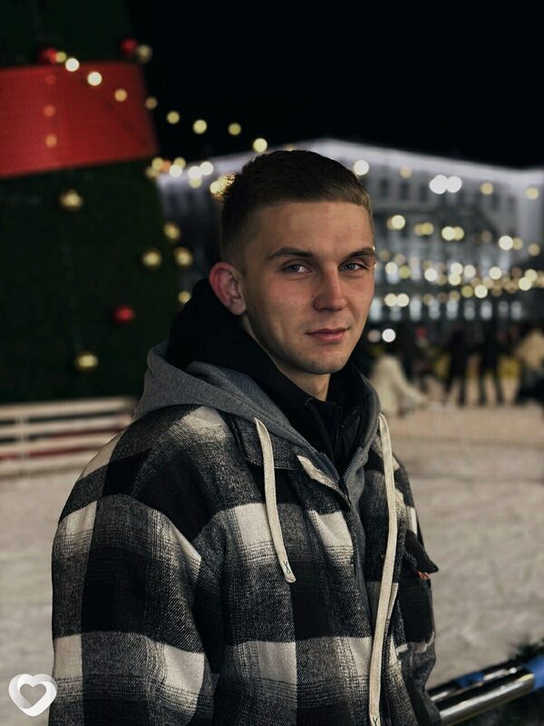 Илья, 23, Калининграде — анкета №4359112