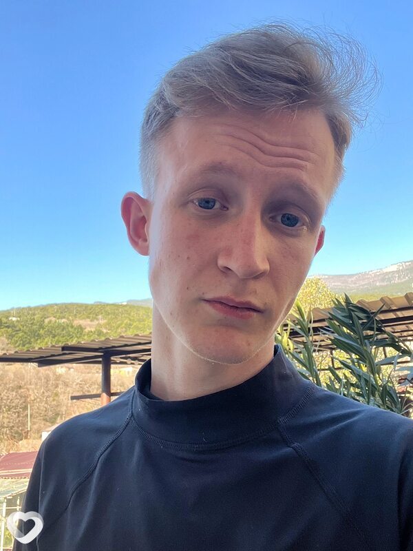Максимка, 22, Ялте — анкета №4359385