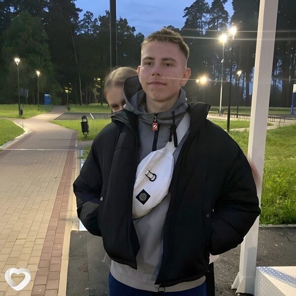 Игорь, 21, Москве — анкета №4359728