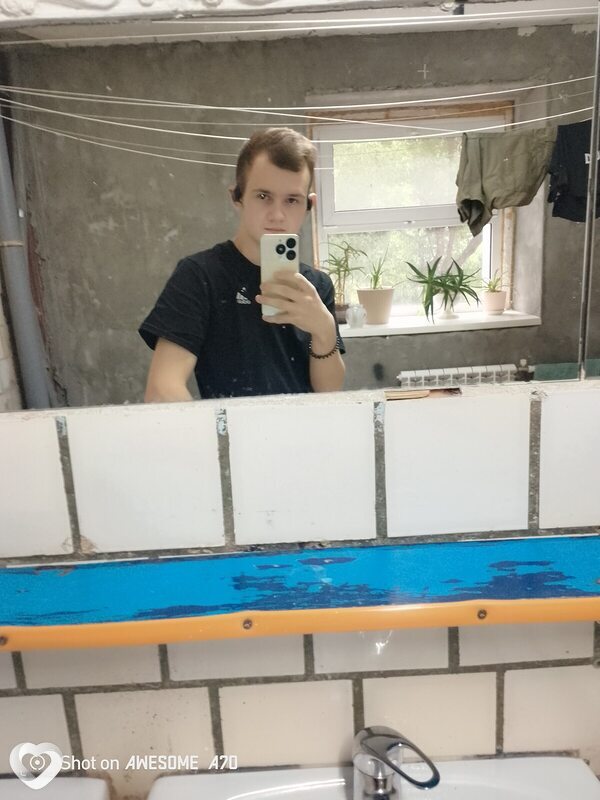 Артём, 18, Омске — анкета №4360577