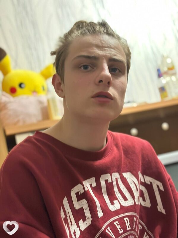 Денис, 21, Белогорске — анкета №4363484