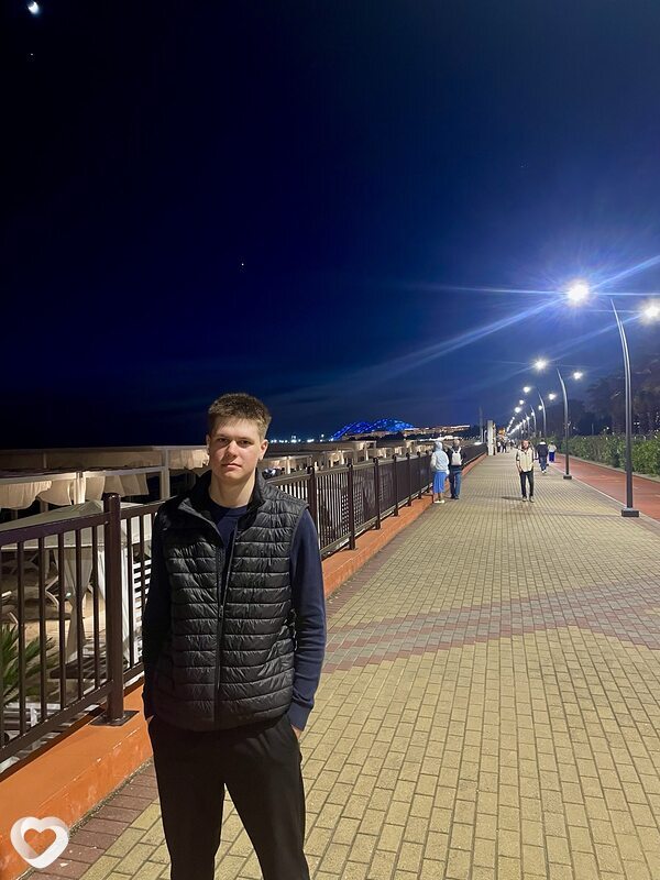 Максим, 22, Москве — анкета №4364402