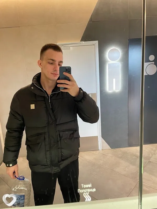 Анатолий, 22, Москве — анкета №4368318