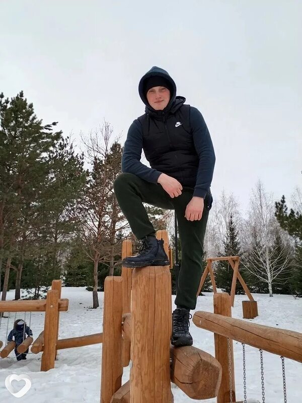 Эдуард, 24, Миллерове — анкета №4370671