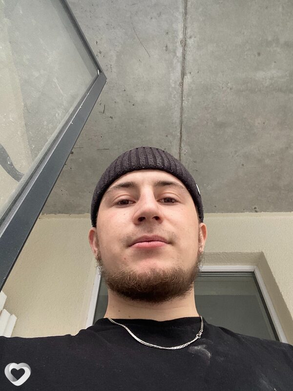 Виктор, 21, Омске — анкета №4372102