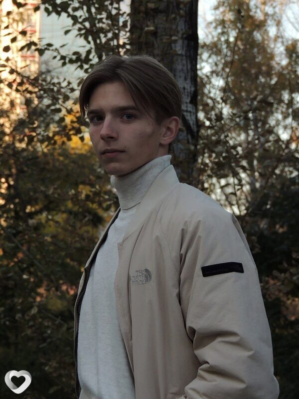 Александр, 18, Екатеринбурге — анкета №4372878