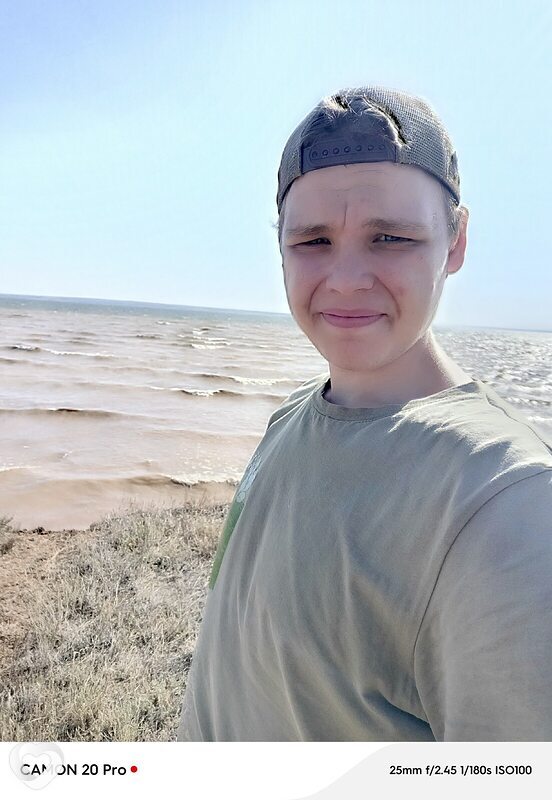 Антон, 20, Волжском — анкета №4375098