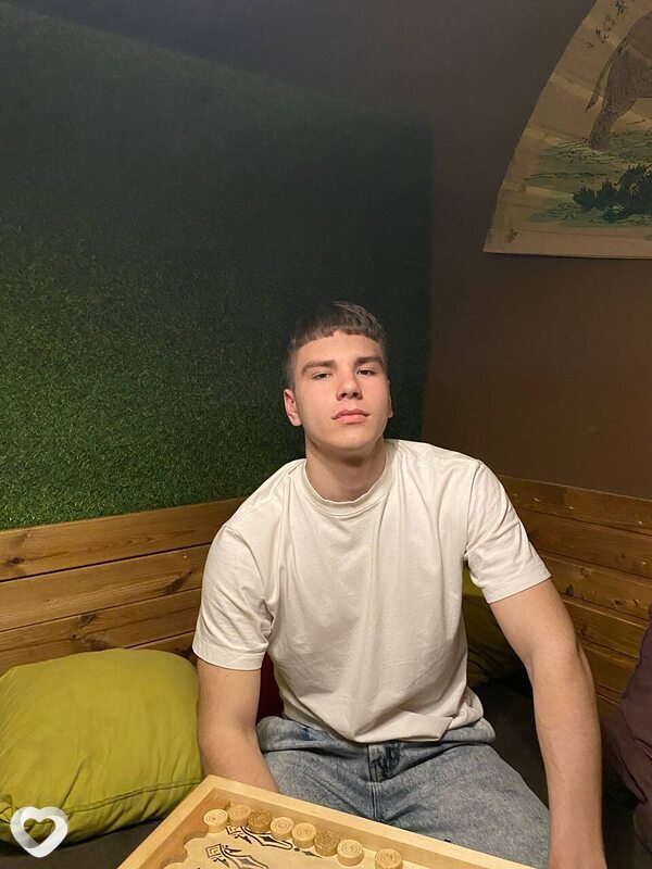 Максим, 20, Новосибирске — анкета №4374992