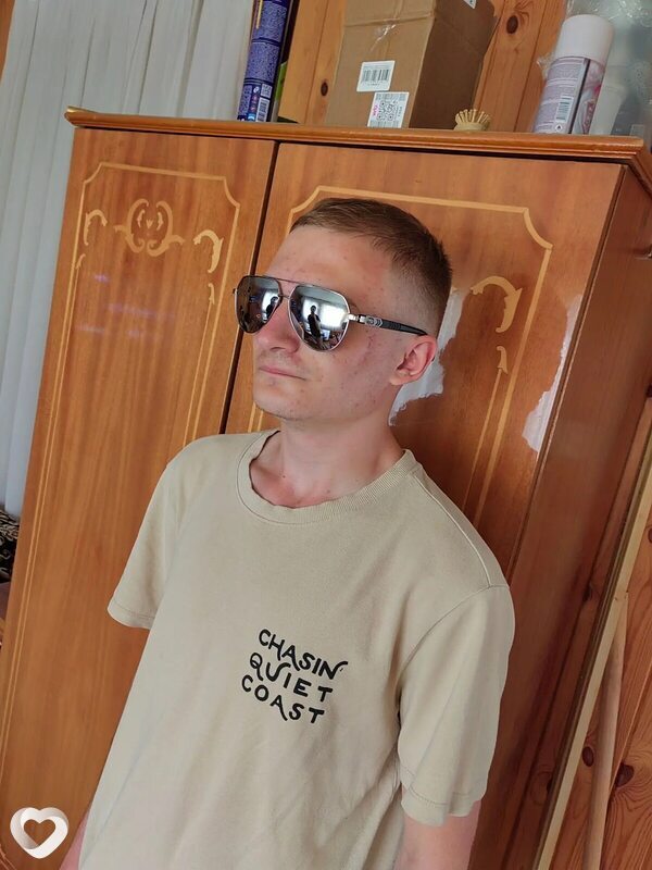 Дмитрий, 19, Томске — анкета №4376179