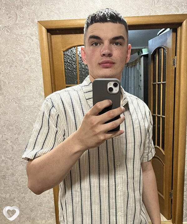 Артём, 25, Бобруйске — анкета №4376439