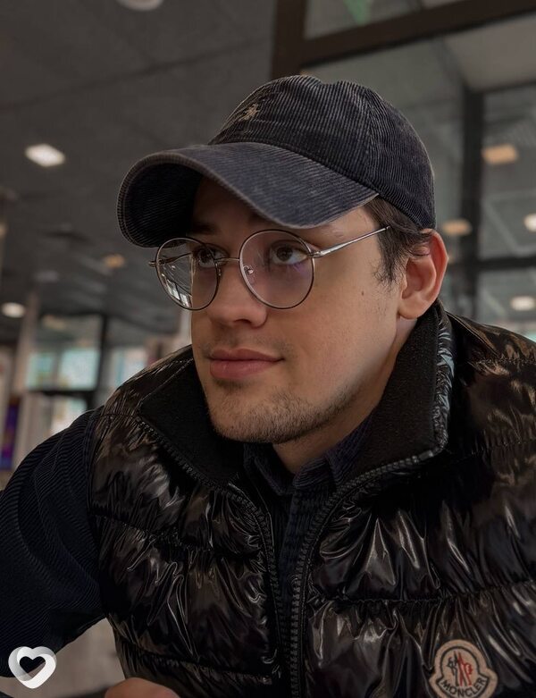 Илья, 22, Тюмени — анкета №4377361