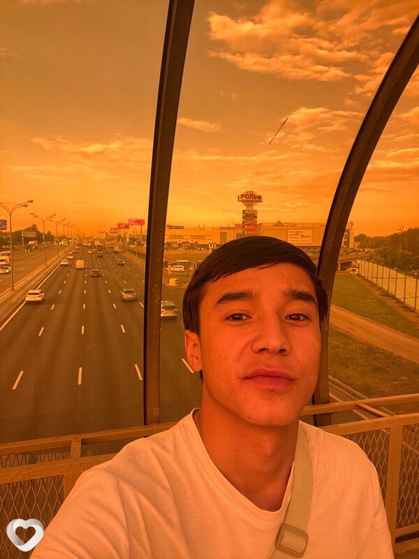 Толик, 21, Москве — анкета №4379538