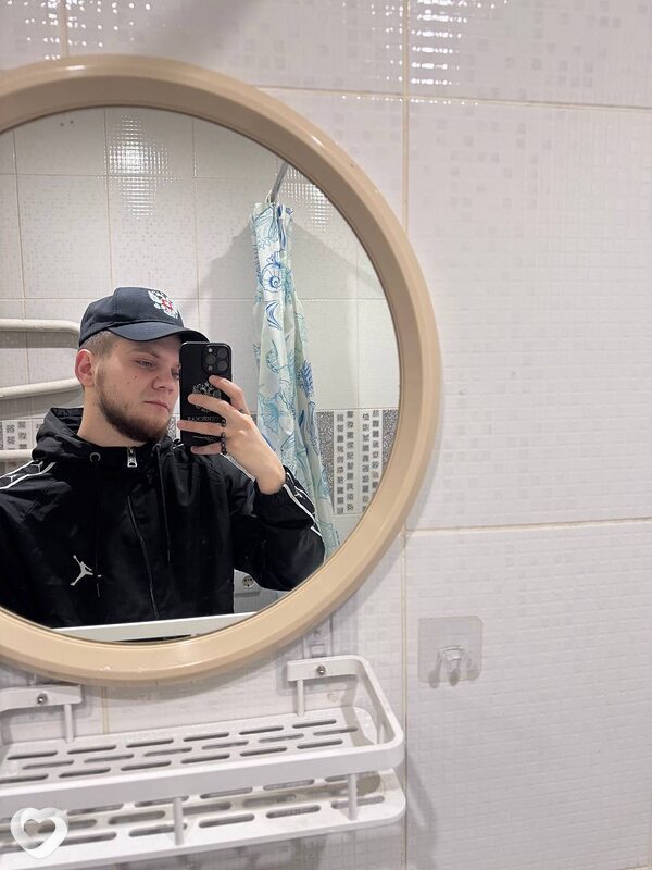 Максим, 26, Рыльске — анкета №4379468