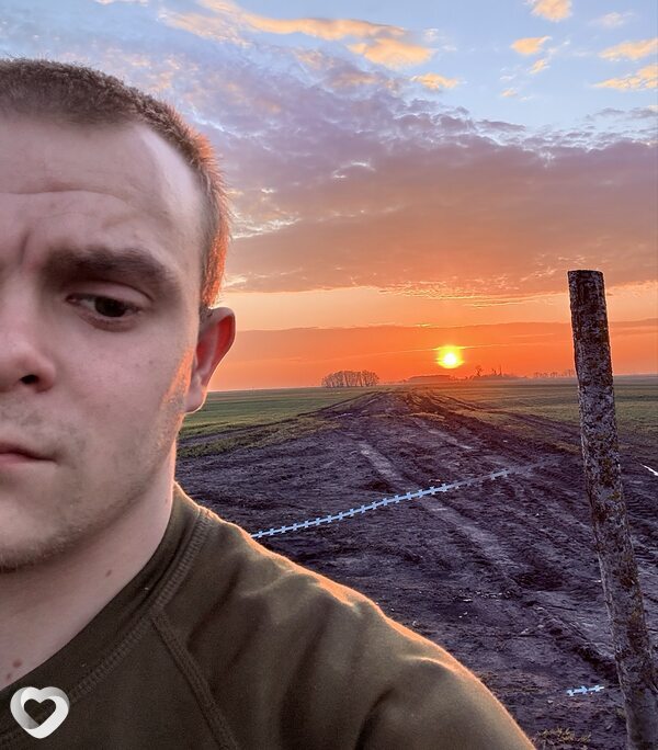 Дима, 22, Брянске — анкета №4385370