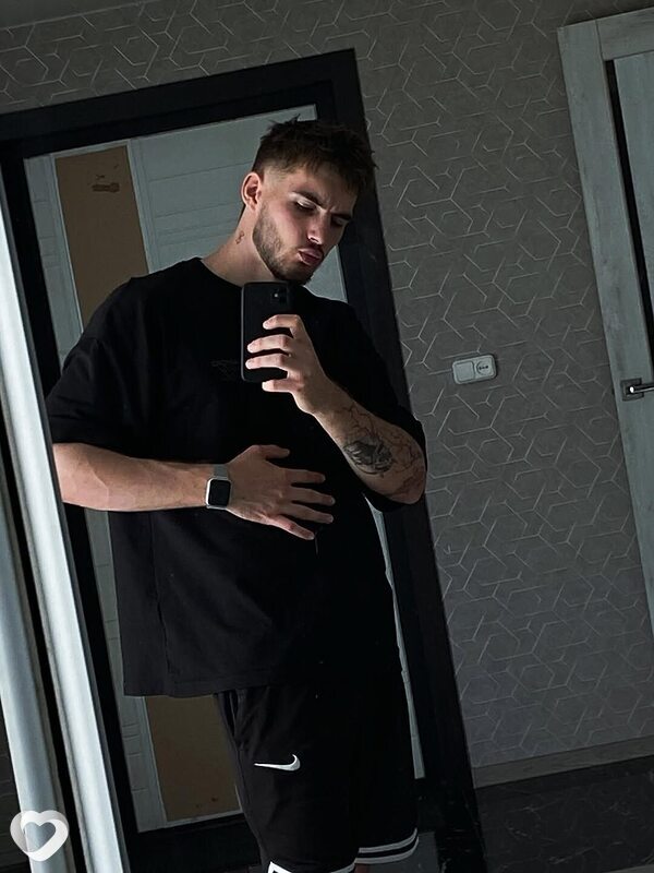 Антон, 26, Горно-Алтайске — анкета №4386037