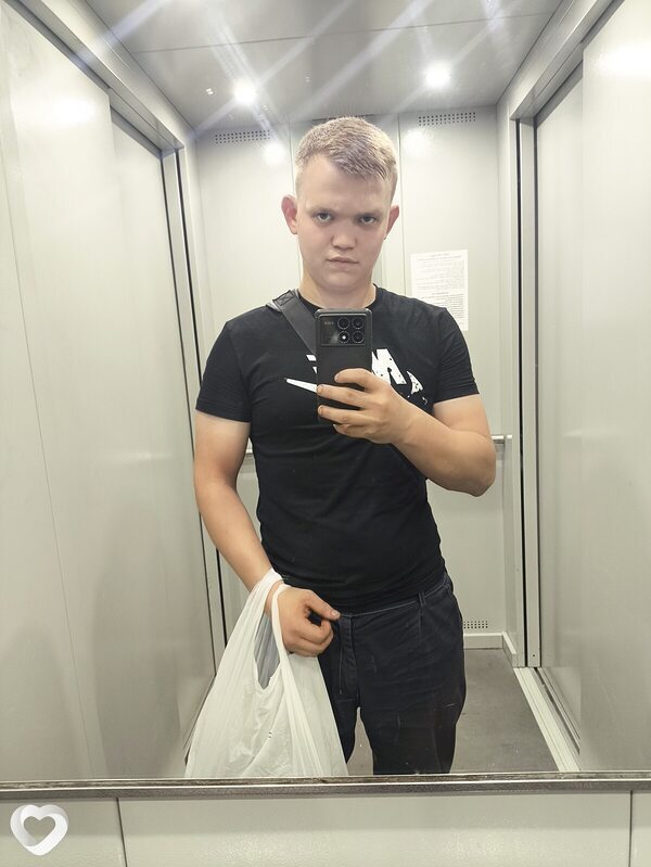 Максим, 23, Нижневартовске — анкета №4388020