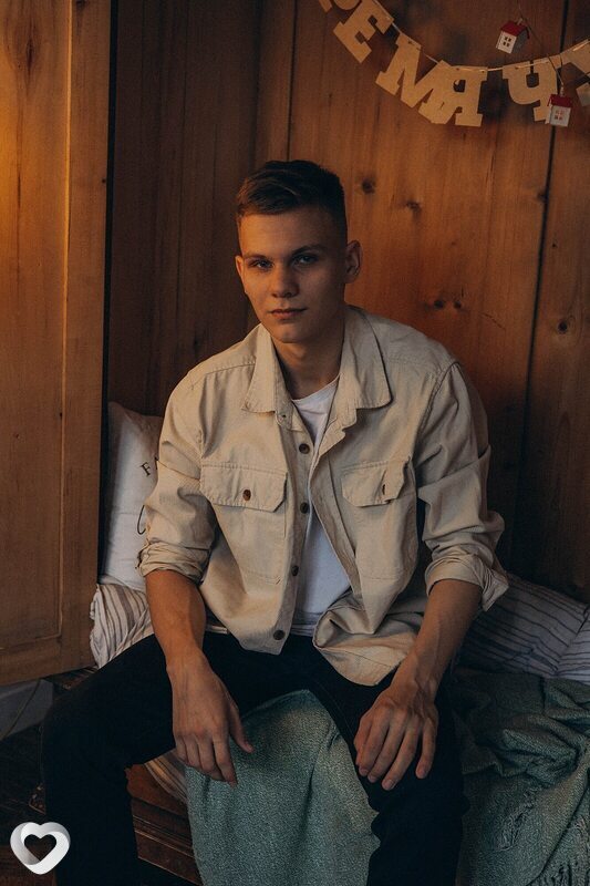 Дмитрий, 18, Энгельсе — анкета №4390497
