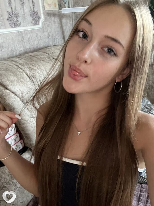 Полина, 19, Омске — анкета №4390872