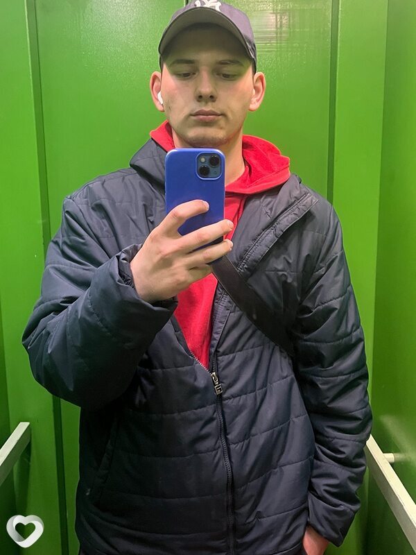 Илья, 19, Омске — анкета №4392666