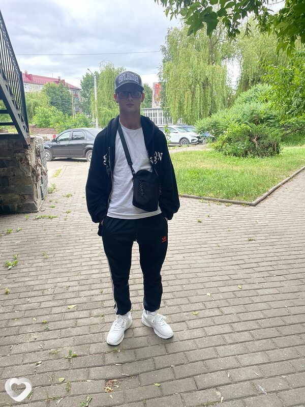 Даниил, 20, Брянске — анкета №4393496