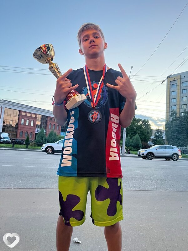 Влад, 18, Саратове — анкета №4393219