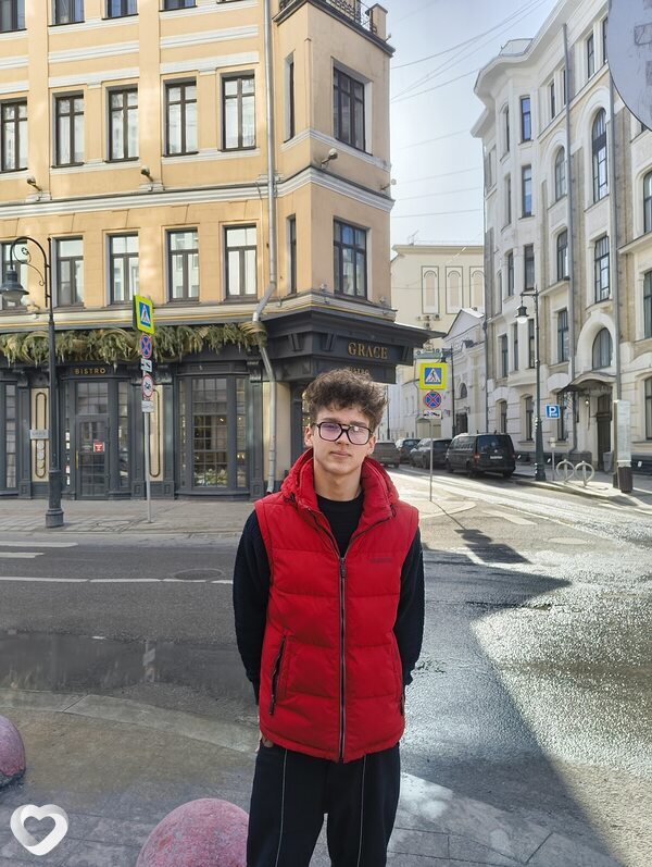 Денис, 18, Москве — анкета №4393184