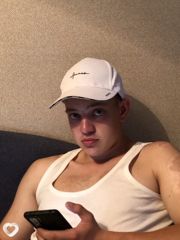 Денис, 22, Новосибирске — анкета №4393790