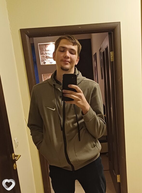 Евгений, 24, Барнауле — анкета №4393828