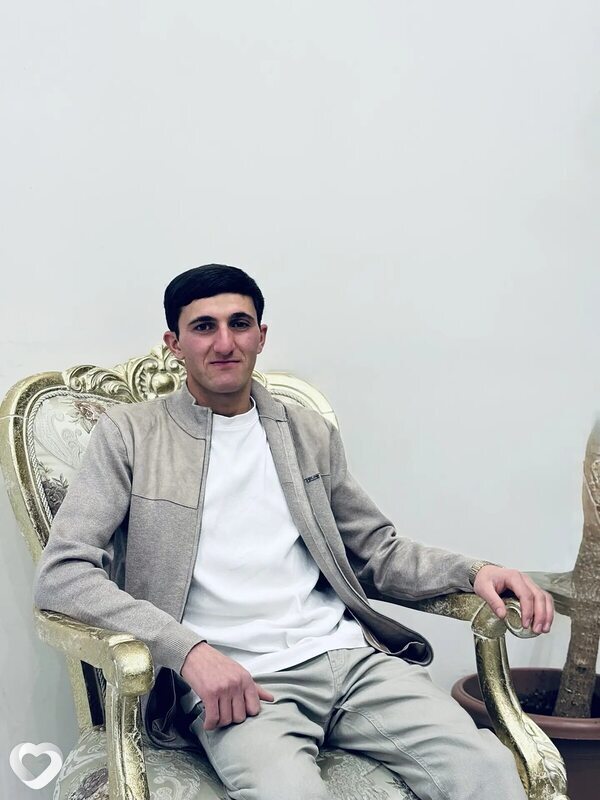 Карен, 27, Луганске — анкета №4396950
