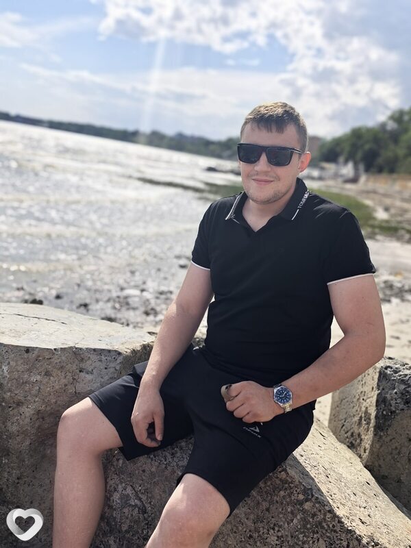 Антон, 26, Таганроге — анкета №4398139