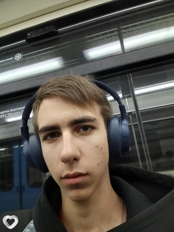 Антон, 18, Москве — анкета №4399521