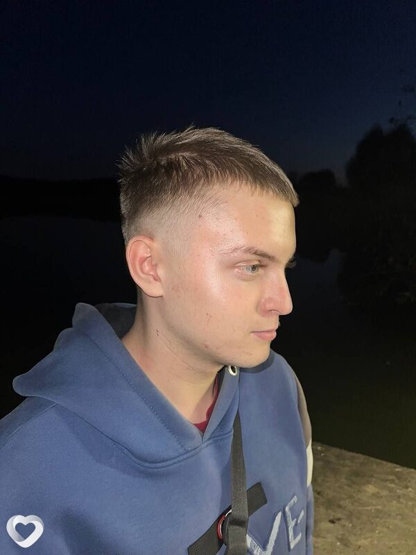 Антон, 20, Сергиеве Посаде — анкета №4400317
