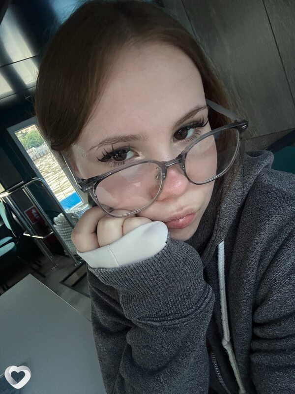 Ksenirrrr, 18, Санкт-Петербурге — анкета №4400589