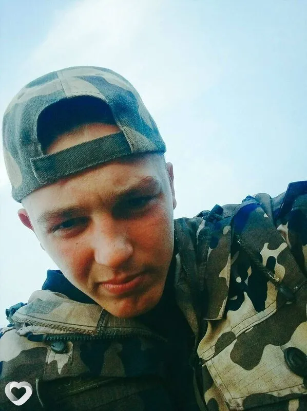 Максим, 20, Барнауле — анкета №4402665