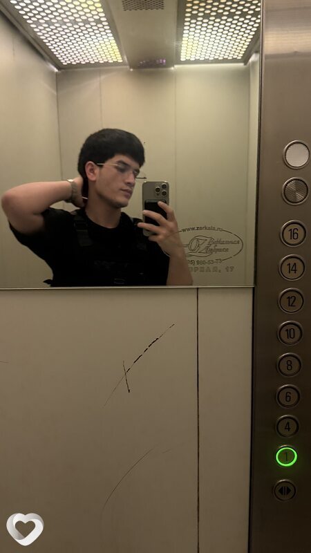 Алик, 21, Москве — анкета №4404139