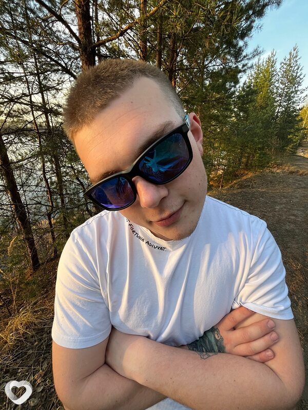 Влад, 21, Владимире — анкета №4404346