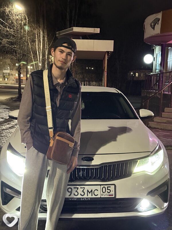 Бехруз, 21, Екатеринбурге — анкета №4404495