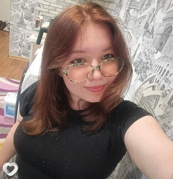 Полина, 18, Бийске — анкета №4405405