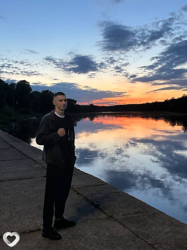 Денис, 20, Рогачев — анкета №4409653