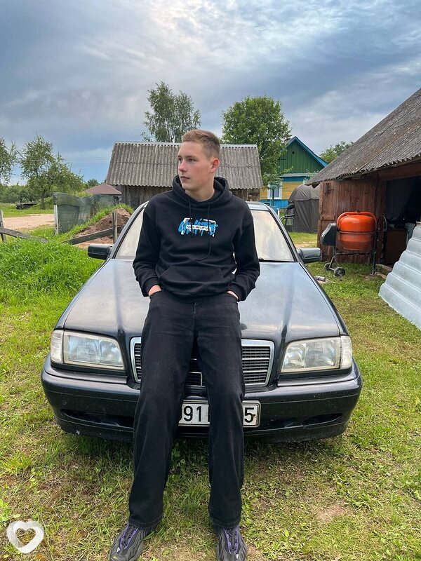 Павел, 18, Молодечно — анкета №4409579