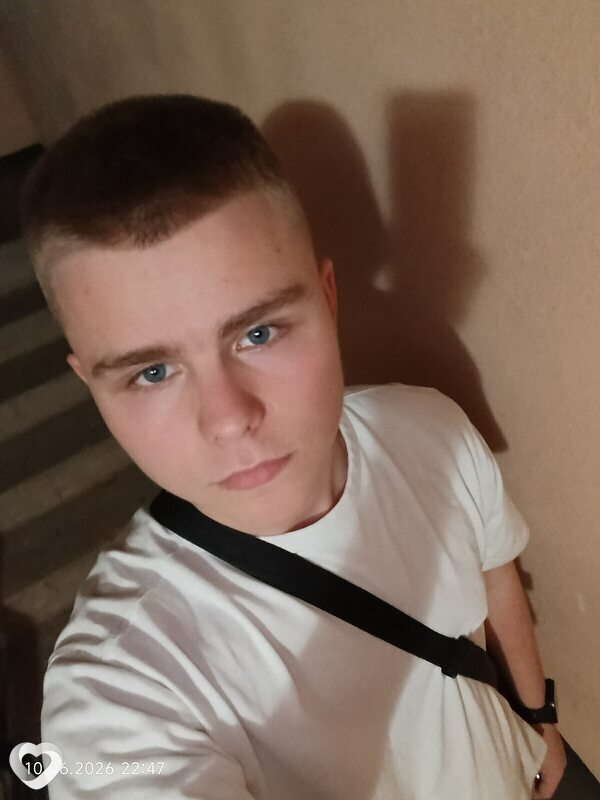 Дима, 18, Харькове — анкета №4411468