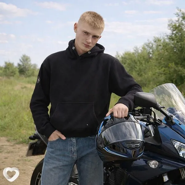 Макс, 20, Москве — анкета №4420350