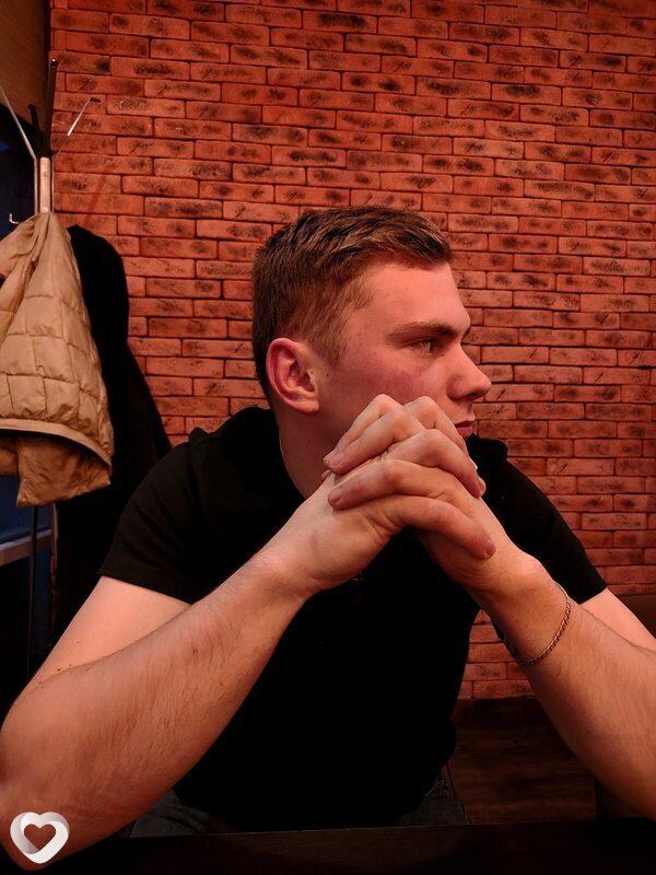 Женя, 22, Омске — анкета №4427347