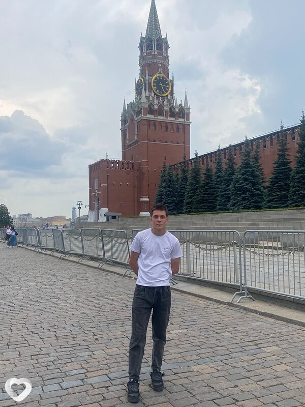 Артем, 20, Москве — анкета №4429061