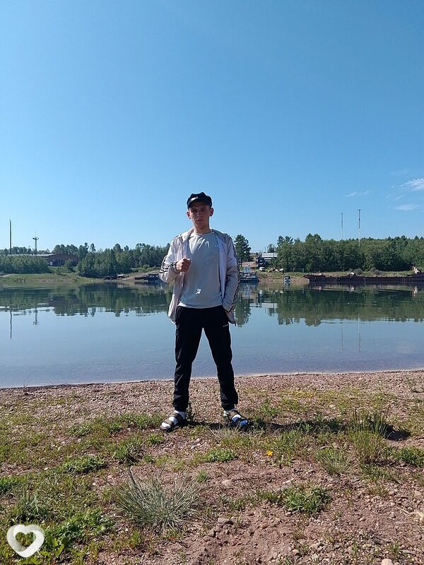 Олег, 20, Братске — анкета №4430514