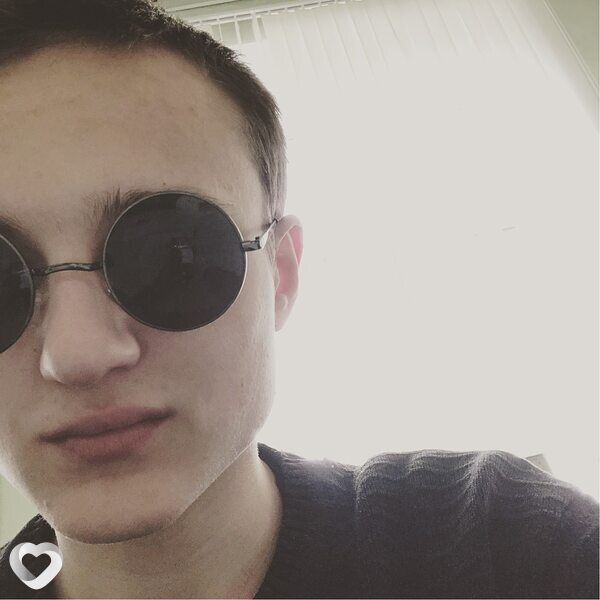 Артем, 23, Ростове-на-Дону — анкета №4432001